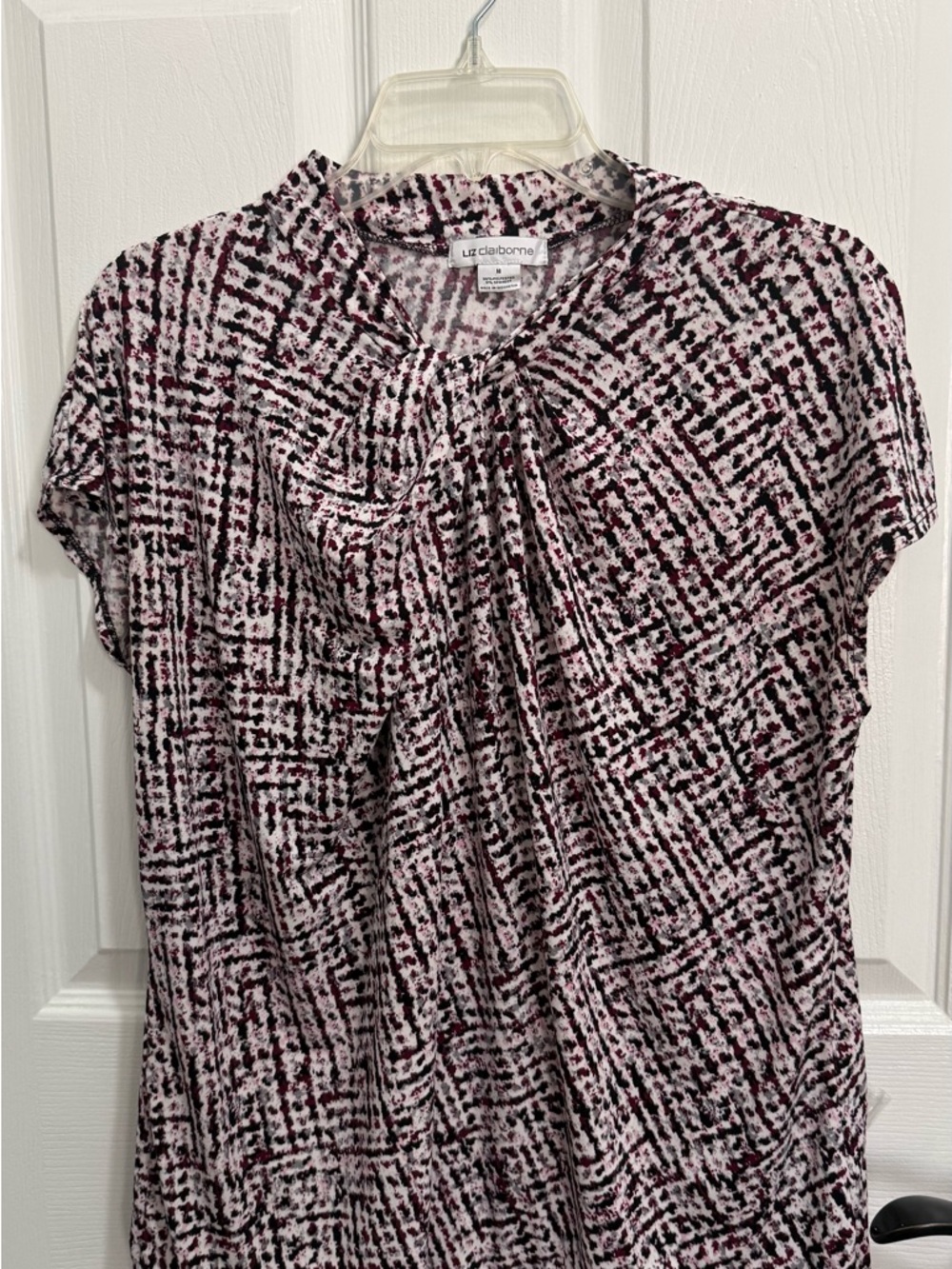 Liz Claiborne Black and Pink Patterned Tie-Neck Short Sleeve blouse